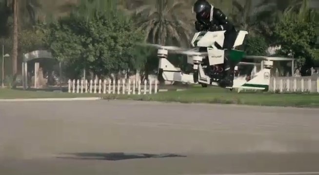 La policía de Dubái se moverá en moto voladora