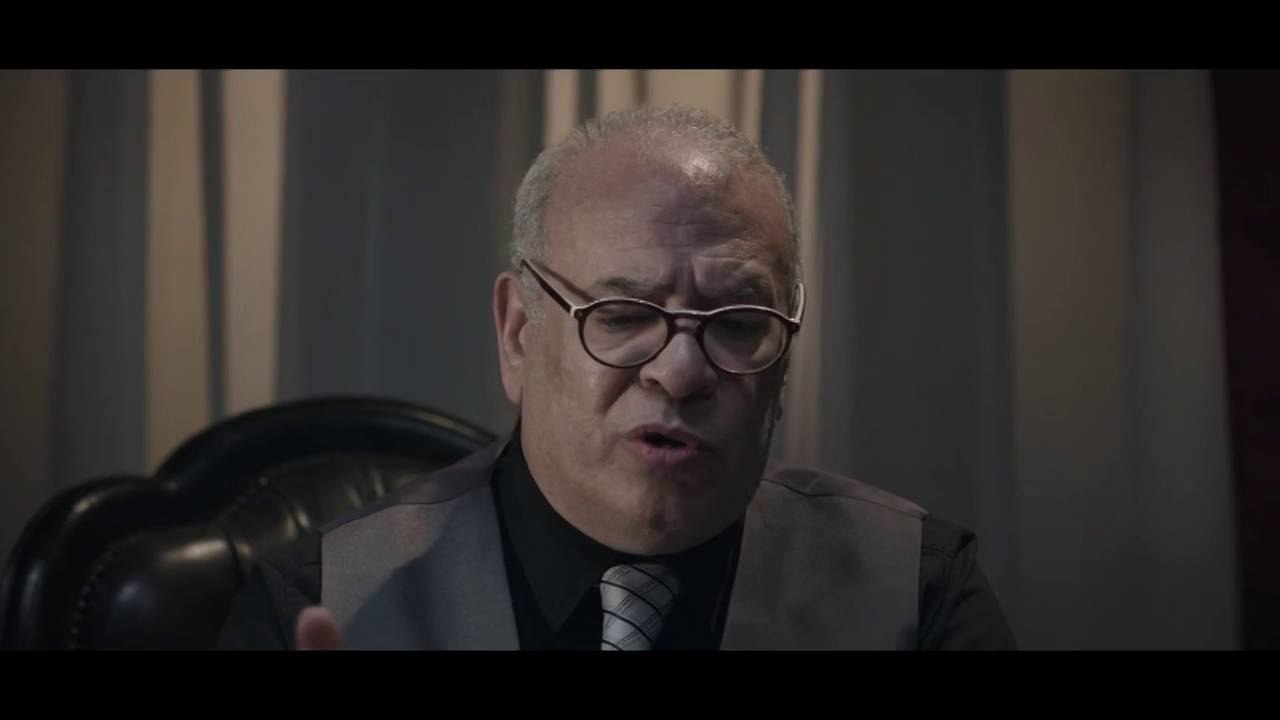 مسلسل الخروج - المقدم عمر "ظافر العادين" يكشف لغز "أفيش ورسالة" القاتل ..... !