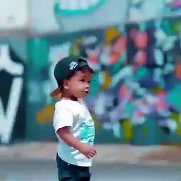 Funny WhatsApp status dance video