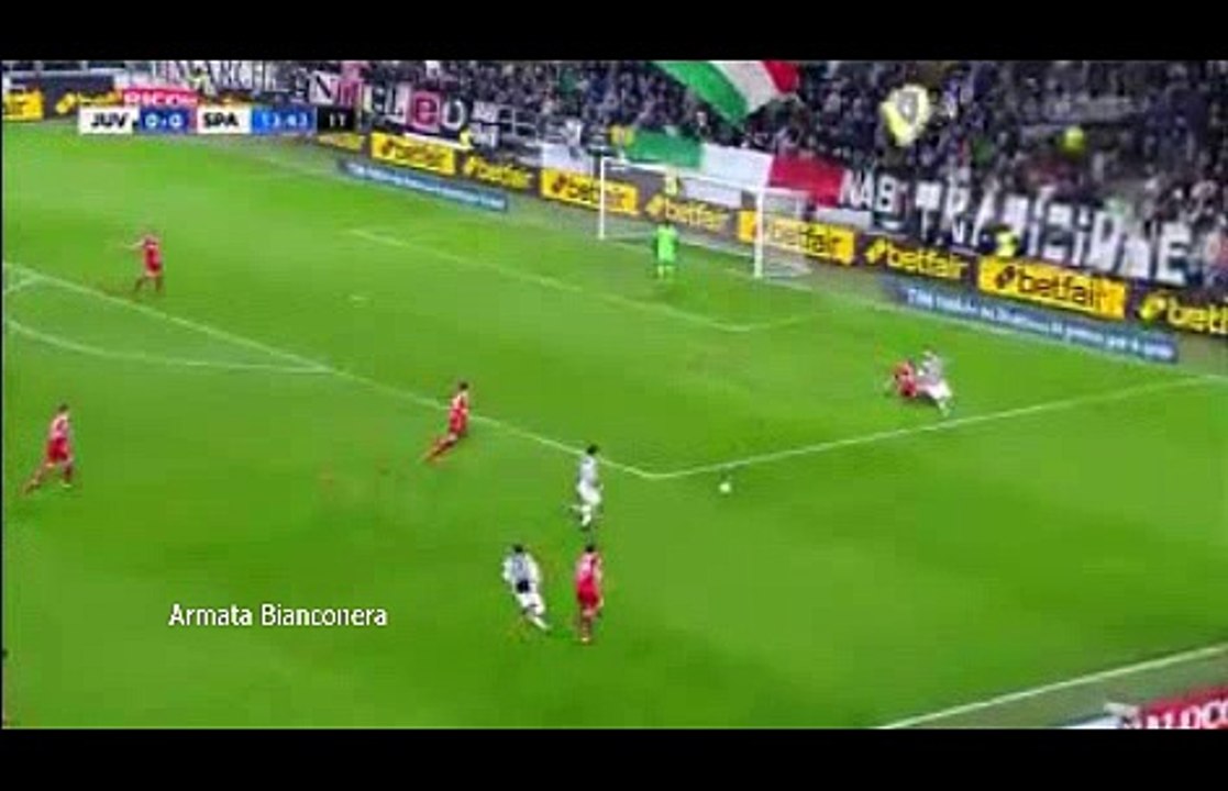 Il goal di Bernardeschi. #JuveSpal