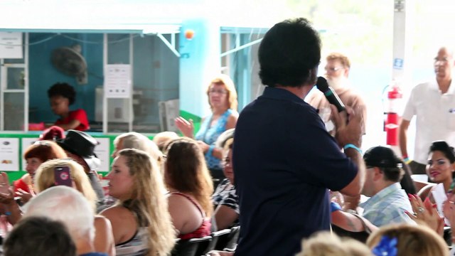 Robert Keefer sings 'Little Sister' Elvis Week 2017