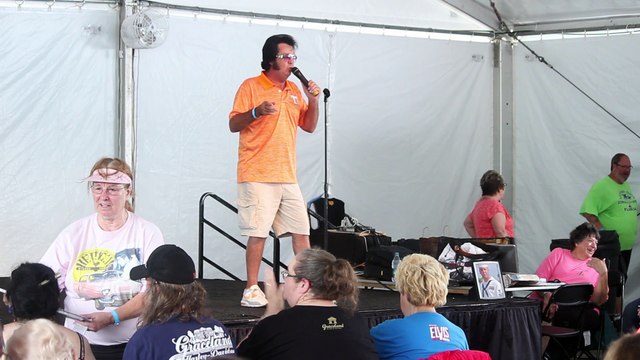 Robert Keefer sings 'Way Down' Elvis Week 2017