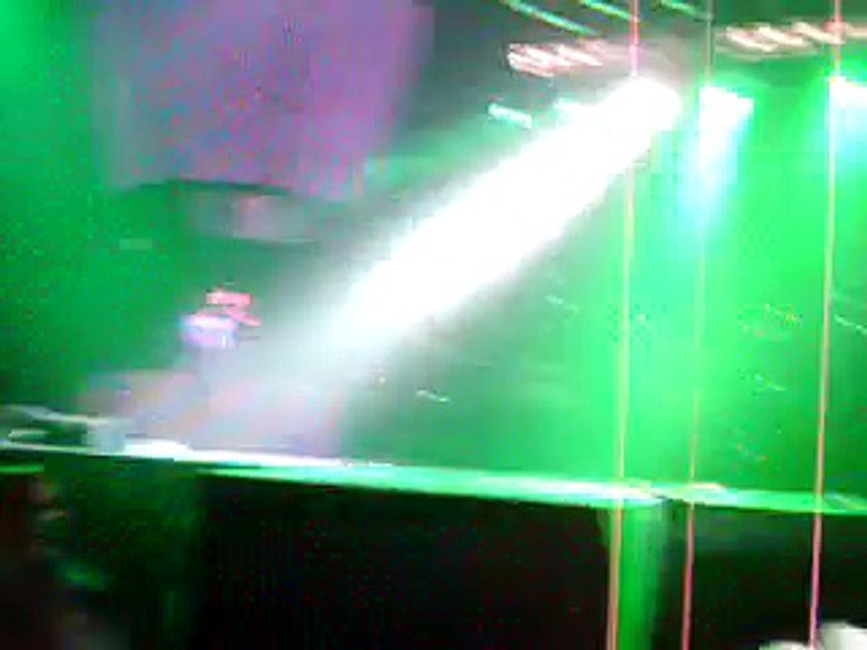 Muse - New Born, Halle Tony Garnier, Lyon, France  12/11/2006