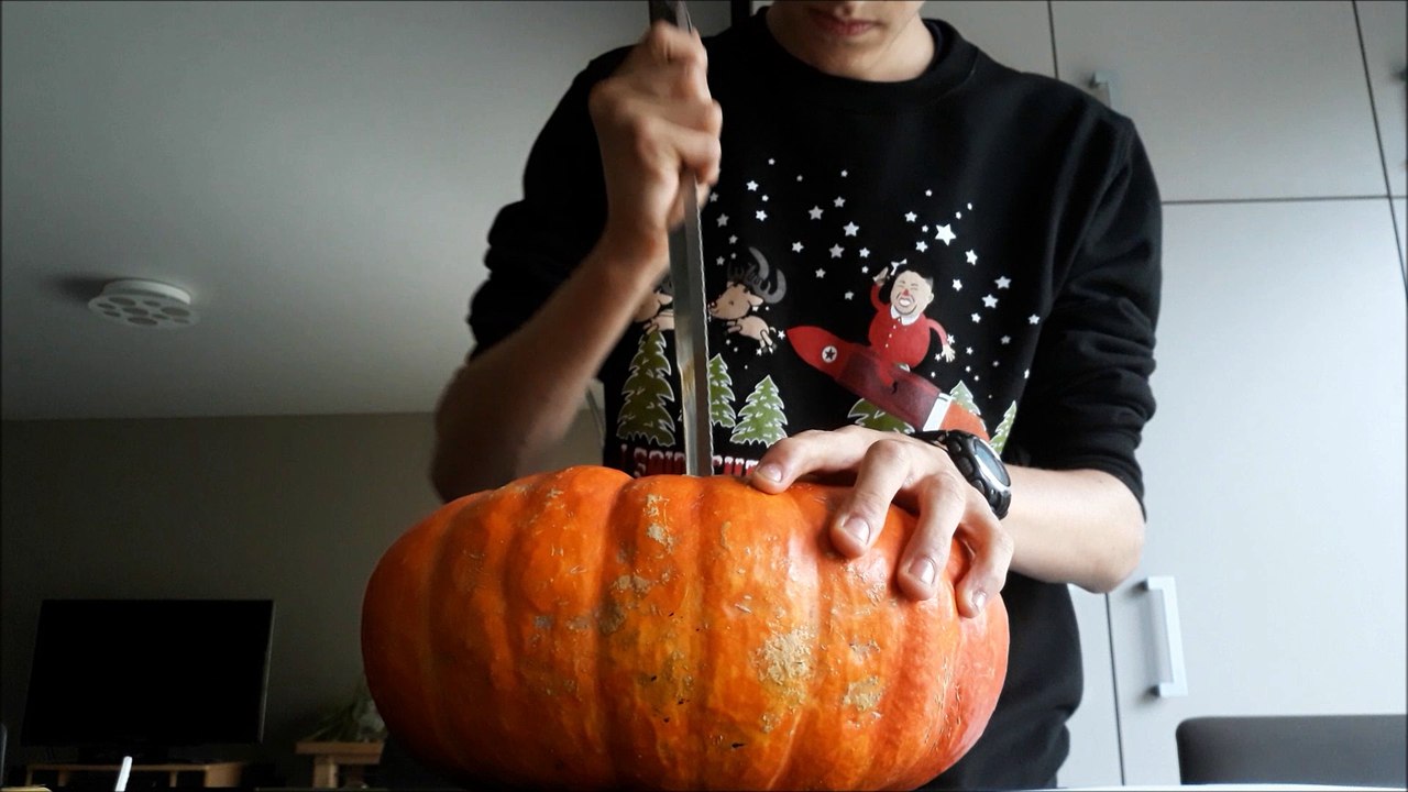 How to carve a pumpkin for beginners
