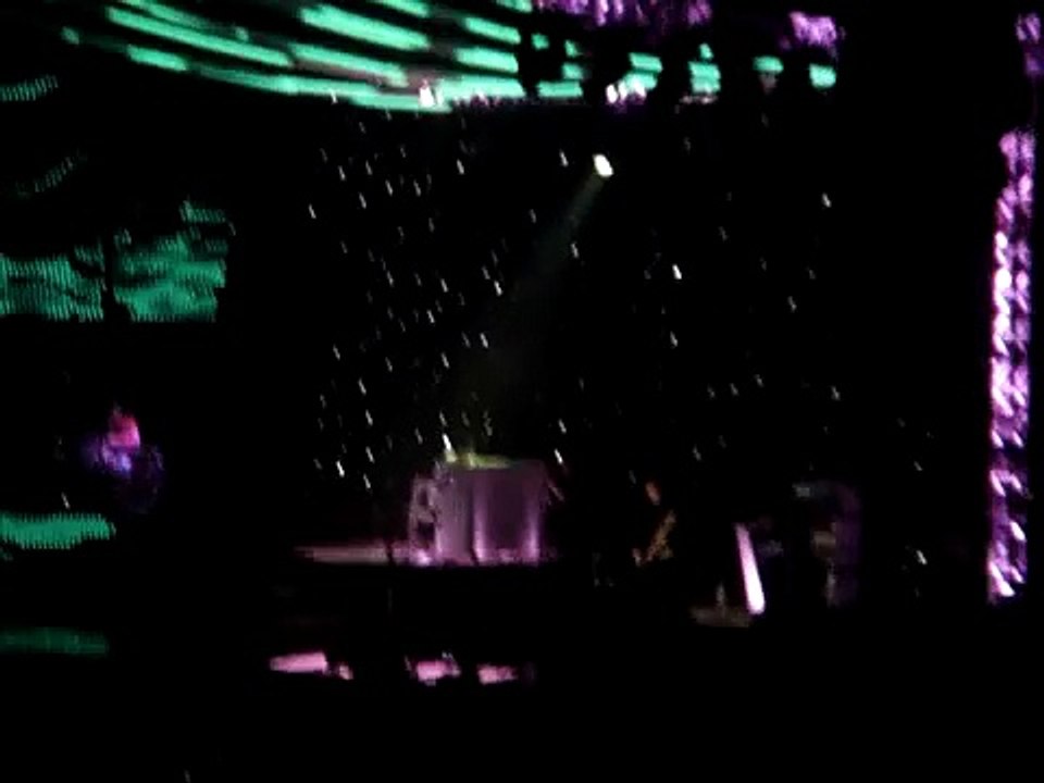 Muse - New Born, Patinoire Meriadeck, Bordeaux, France  10/31/2006