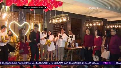 Fendy Chow dan Stella Fitting Baju Pengantin