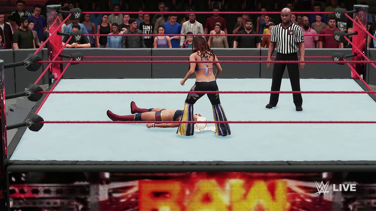 Alexa Bliss vs Mickie James