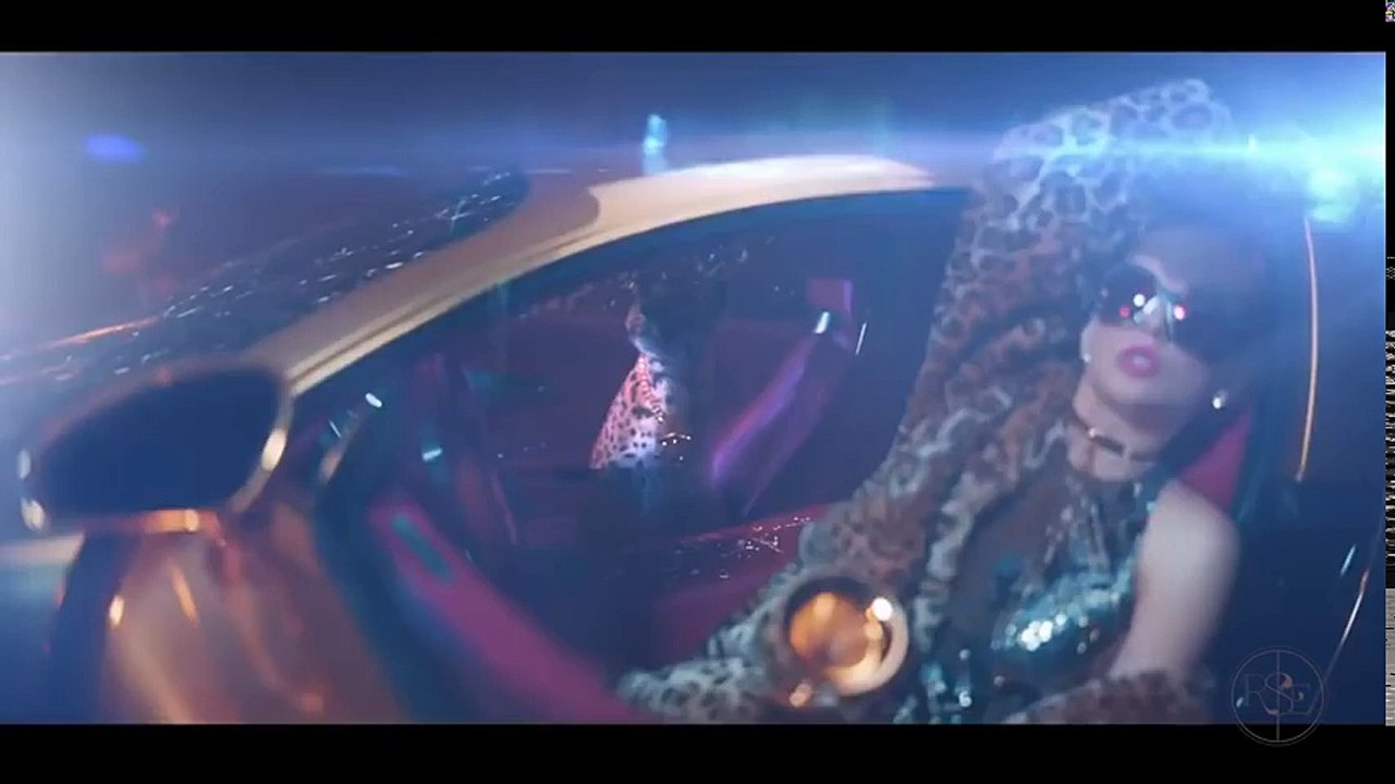 Taylor Swift plays "LUCIFER" in new Music Video (R$E)