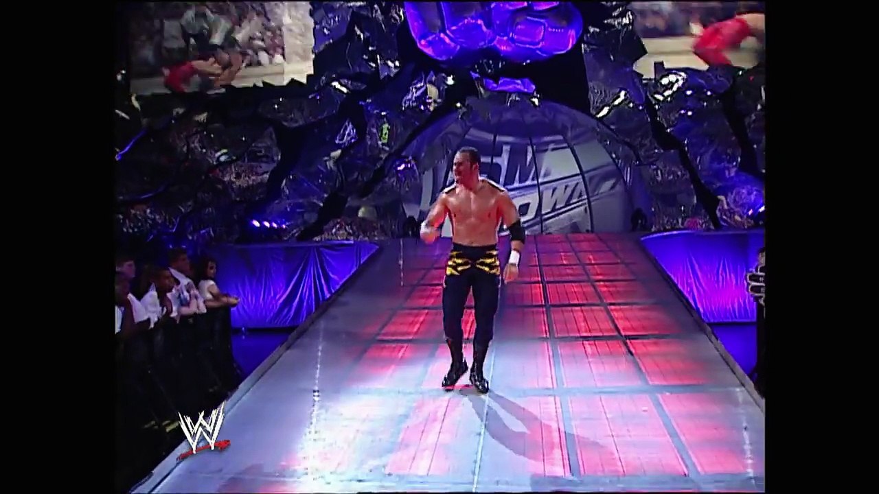 Rey Mysterio makes his WWE debut against Chavo Guerrero: SmackDown, July 25, 2002