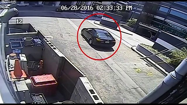 Stala na benzinsku pumpu da naspe goriva, ali ni u NAJLUĐIM snovima joj nije padalo na pamet da bi se OVAKO nešto moglo