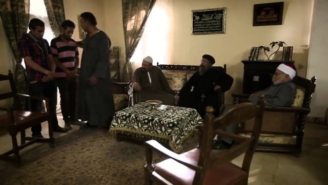 أخت تريز - مشهد رائع لتعامل أب الكنيسة بعد تطاول الشباب المسيحيين على شيخ المسلمين