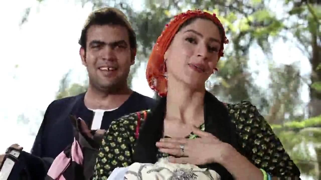 أخت تريز - سامي العدل "الحج عبد الدايم" يضع حفيده "رمضان" فى موقف محرج بأخد ملابسه من الترعة