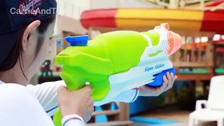 [여름특집]캐리의 물총 놀이 너프 수퍼소커 이벤트 장난감 | CarrieAndToys