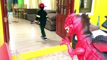 GIANT DRAGON attacks Toddler's House - Skyheart battle fireman superhero fight fire dragon toys kids-QLr3KgXMF3s