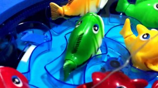 FISHING GAME Family Fun Gone Fishin Toy Gameplay for Kids and Playtime Video-3L7AyQevPd8