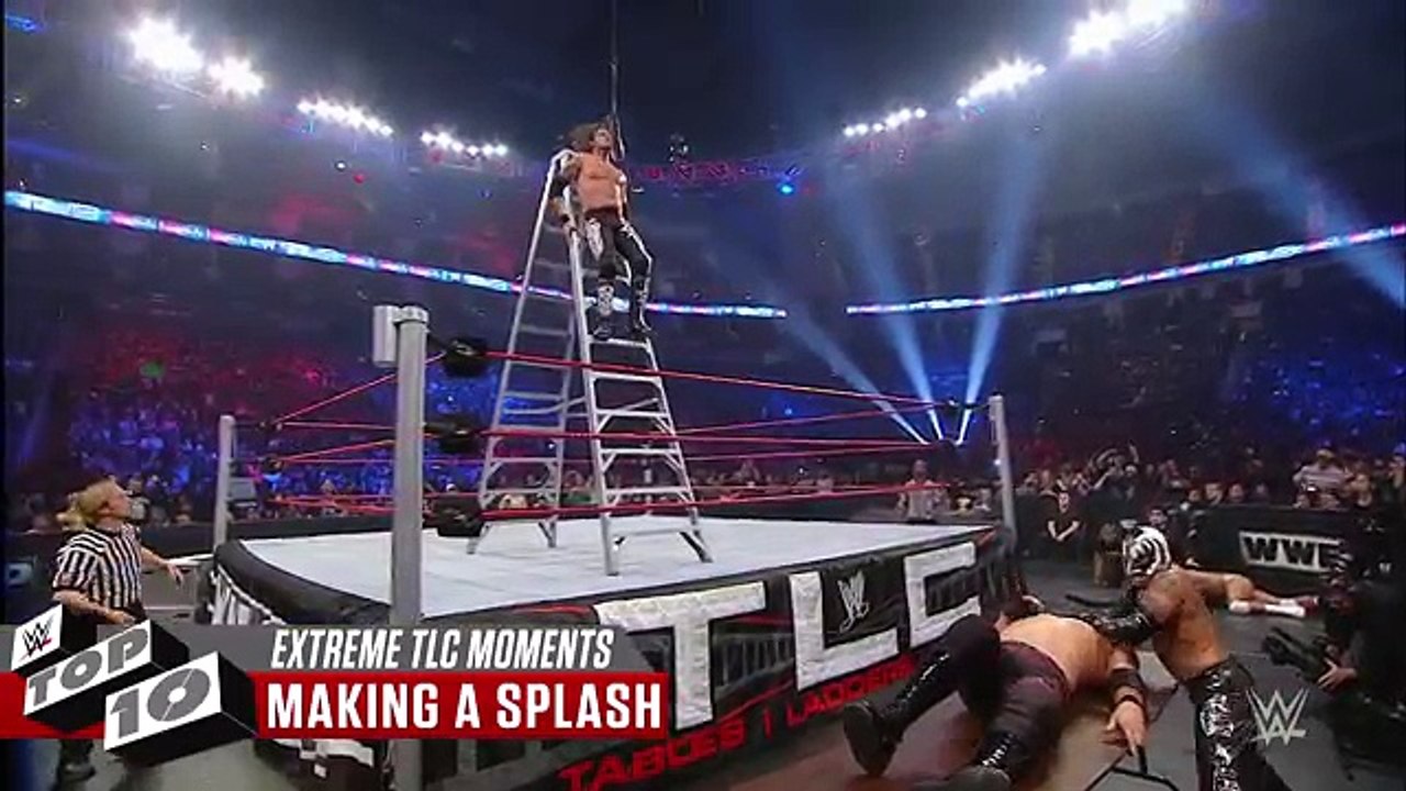 When referees fight back - WWE Top 10
