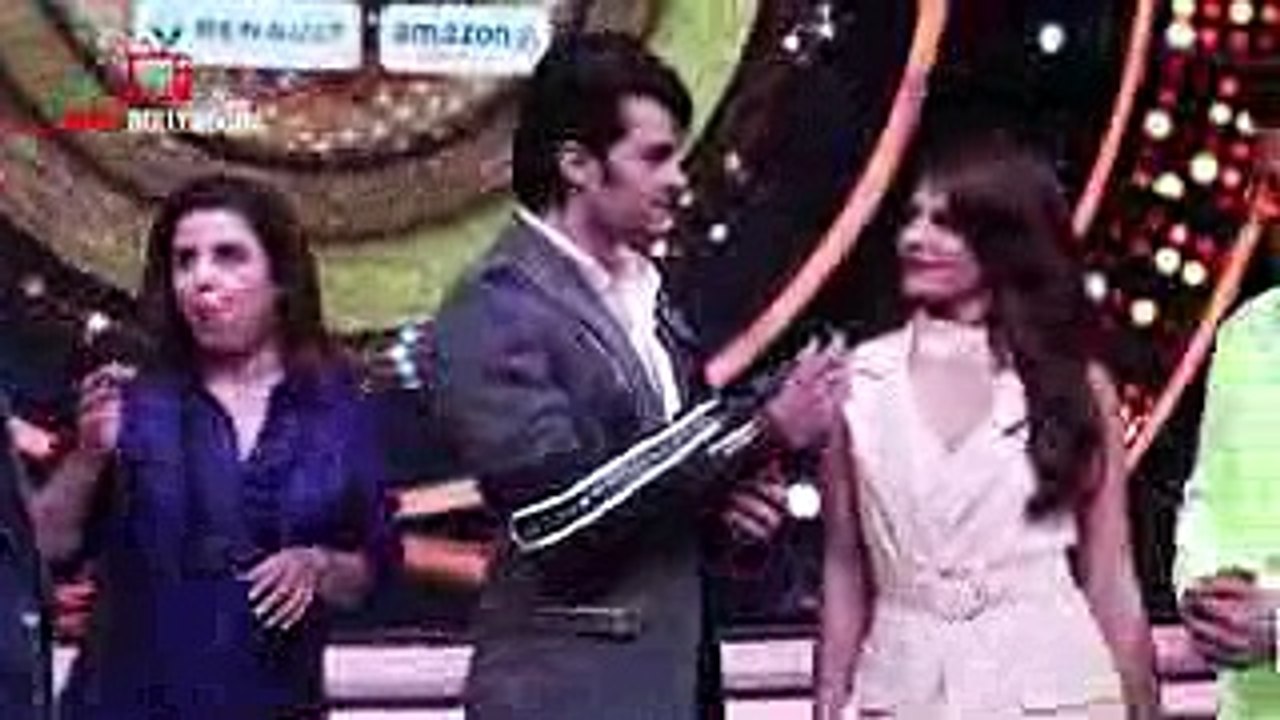 Manish Paul Celebrates His Birthday On Jhalak Dikhhla Jaa  Jacqueline, Farah Khan, Karan Johar