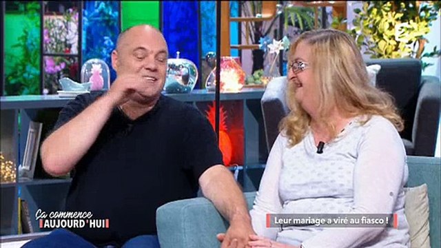 Un couple raconte comment leur mariage à tourné au fiasco en découvrant la mairie fermée à leur arrivée - Regardez