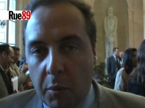 Comment le gouvernement doit-il réagir face aux grévistes?