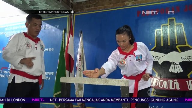 Kelly Tandiono Jalani Ujian Kenaikan Tingkat Pencak Silat