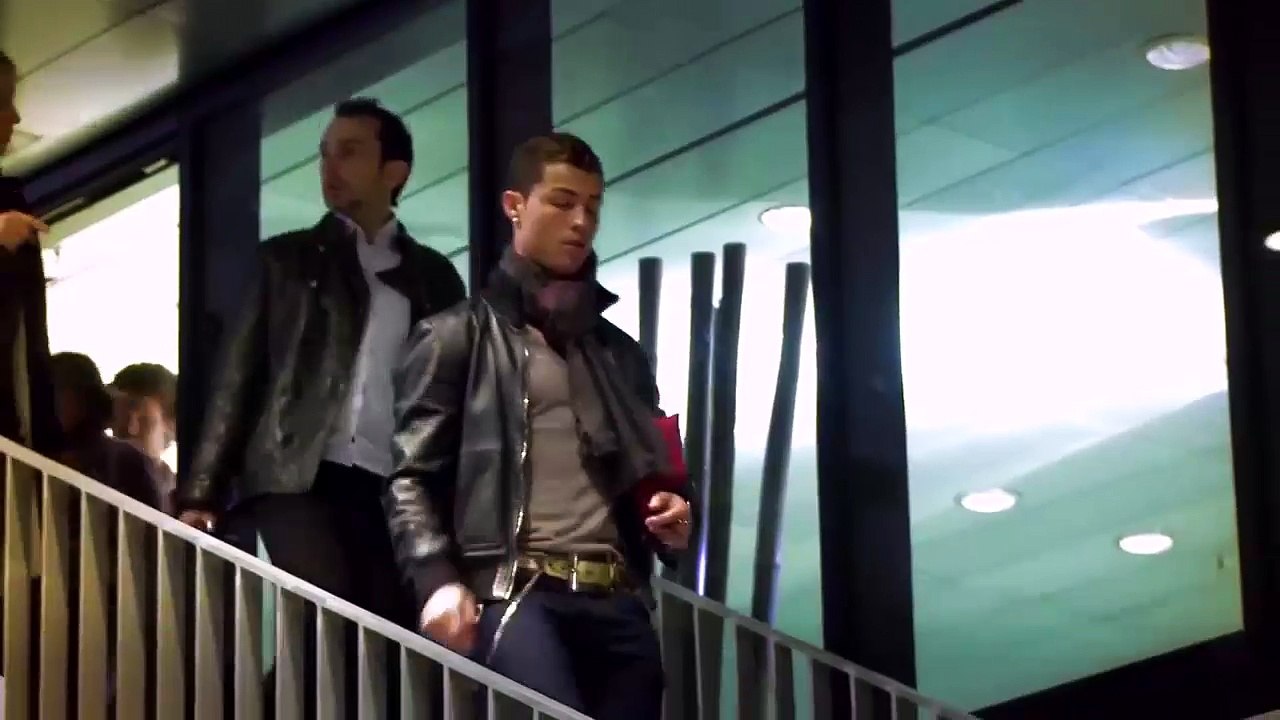 Sở hữu body chuẩn mực, thể lực dồi dào, Cristiano Ronaldo đã thực hiện điều này như thế nào?