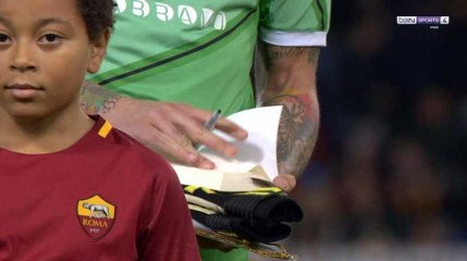 Un extrait du Journal d'Anne Frank lu avant les matchs en Italie