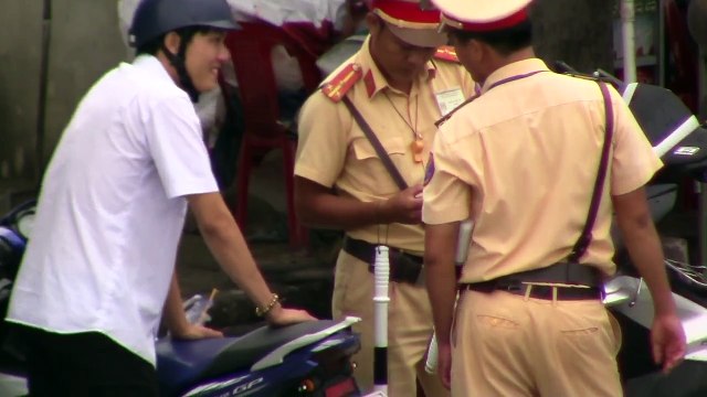 Mờ ám quy trình kiểm tra của tổ CSGT công an TP Huế-4