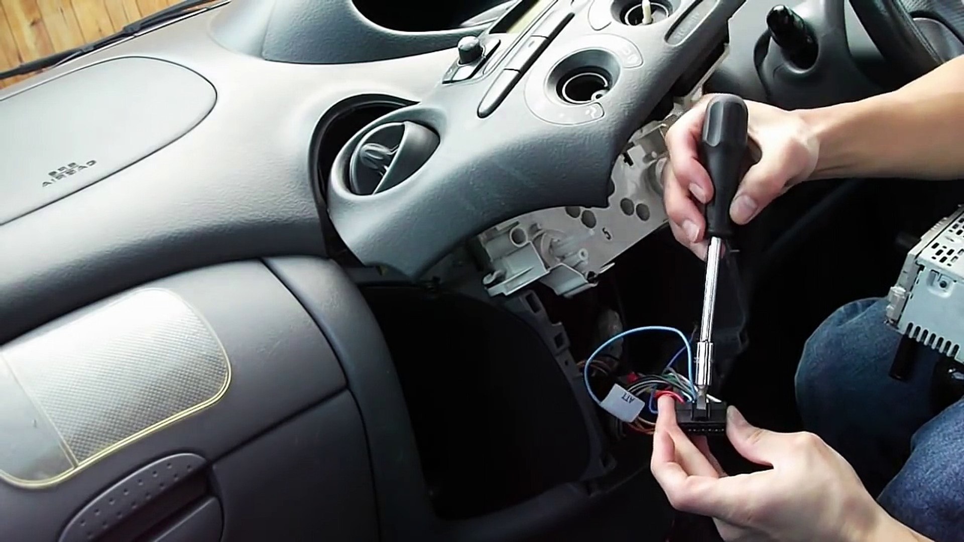 How To Remove Toyota Yaris Head Unit CD Player – Видео Dailymotion
