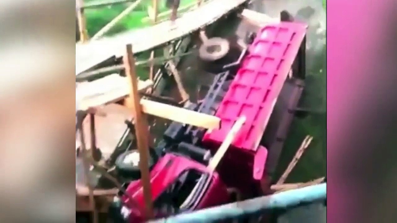 Heavy Equepment  Fail & Win Compilation. Part 4