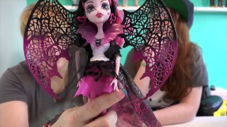 NEW Monster High Draculaura Collectors Doll Exclusive First Look!
