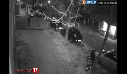 Kiev'de milletvekiline bombalı saldırı anı güvenlik kamerasında