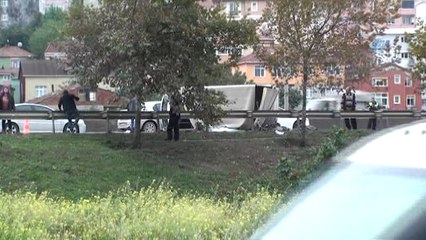 Pendik'te Kontrolden Çıkan Araç Yamaçtan Yuvarlandı: 4 Yaralı