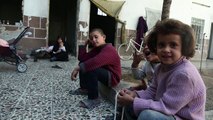 عائلات تعجز عن تأمين قوتها في الغوطة الشرقية المحاصرة قرب دمشق