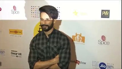 53.WOW! Shahid Kapoor makes an appearance like young dude