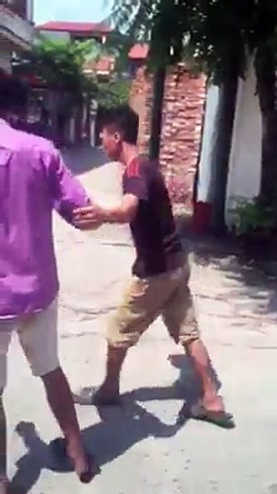 Quăng tao cái boong