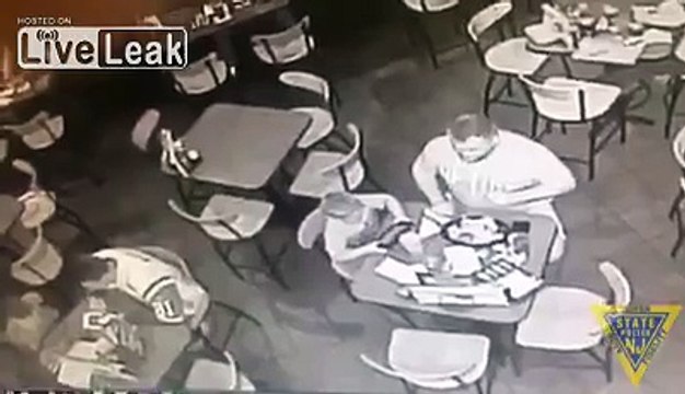 Un policier hors de son service sauve un homme qui était en train de s'étouffer