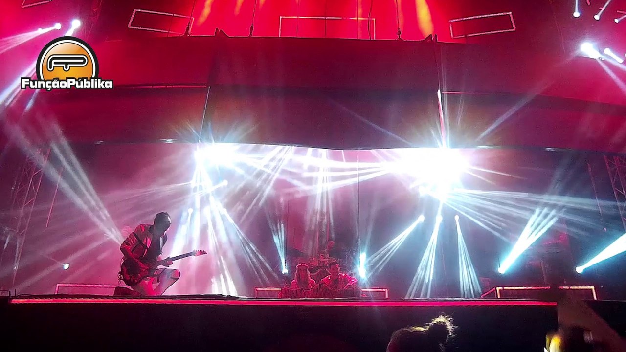 Função Públika com "Bet of Roses"