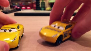 Mattel Disney Cars 3 Cruz Ramirez (Lightning McQueens Trainer) Die-cast