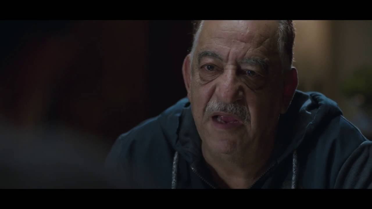 مسلسل الخروج - جميل راتب بطريقة الاب يحاول رجوع المقدم عمر "ظافر العابدين" عن قراره