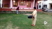 Freestyle impressionant avec un ballon de Foot en Inde !