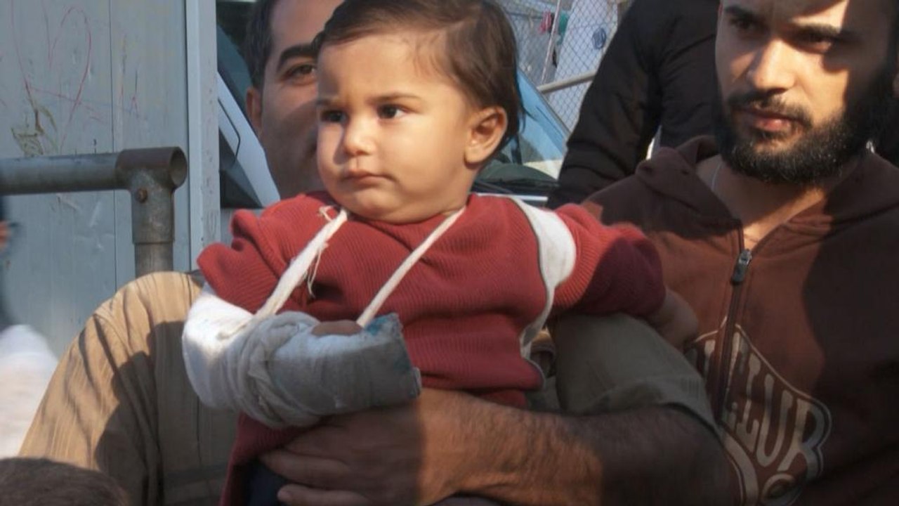 Tensions grow on Greek island of Samos over overcrowded refugee camp