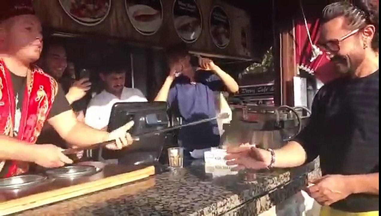 Aamir Khan Trolled by Turkish Ice Cream Seller - Aamir Khan in Turkey
