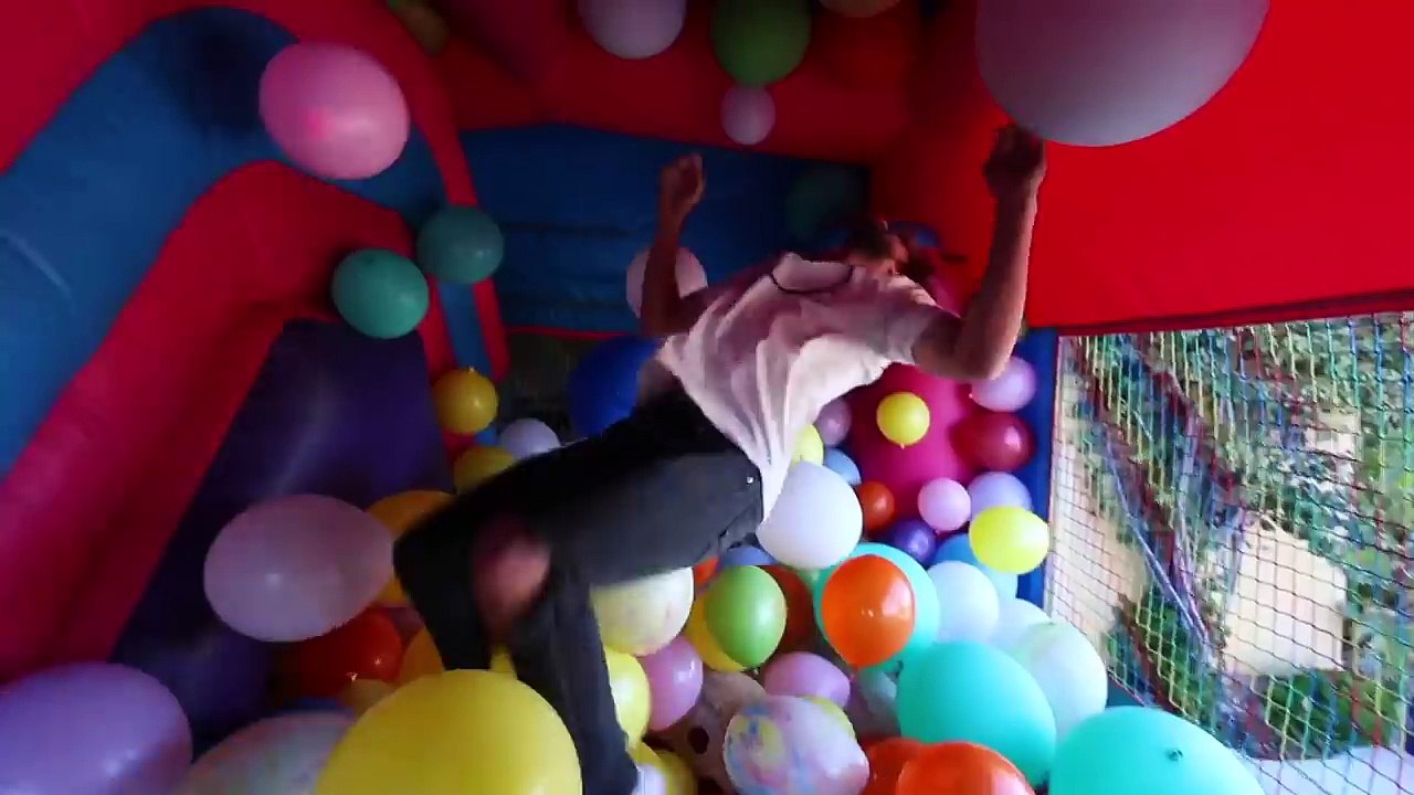 SUPER TRAMPOLINE COSTUME PARTY! (Halloween Special) video Dailymotion