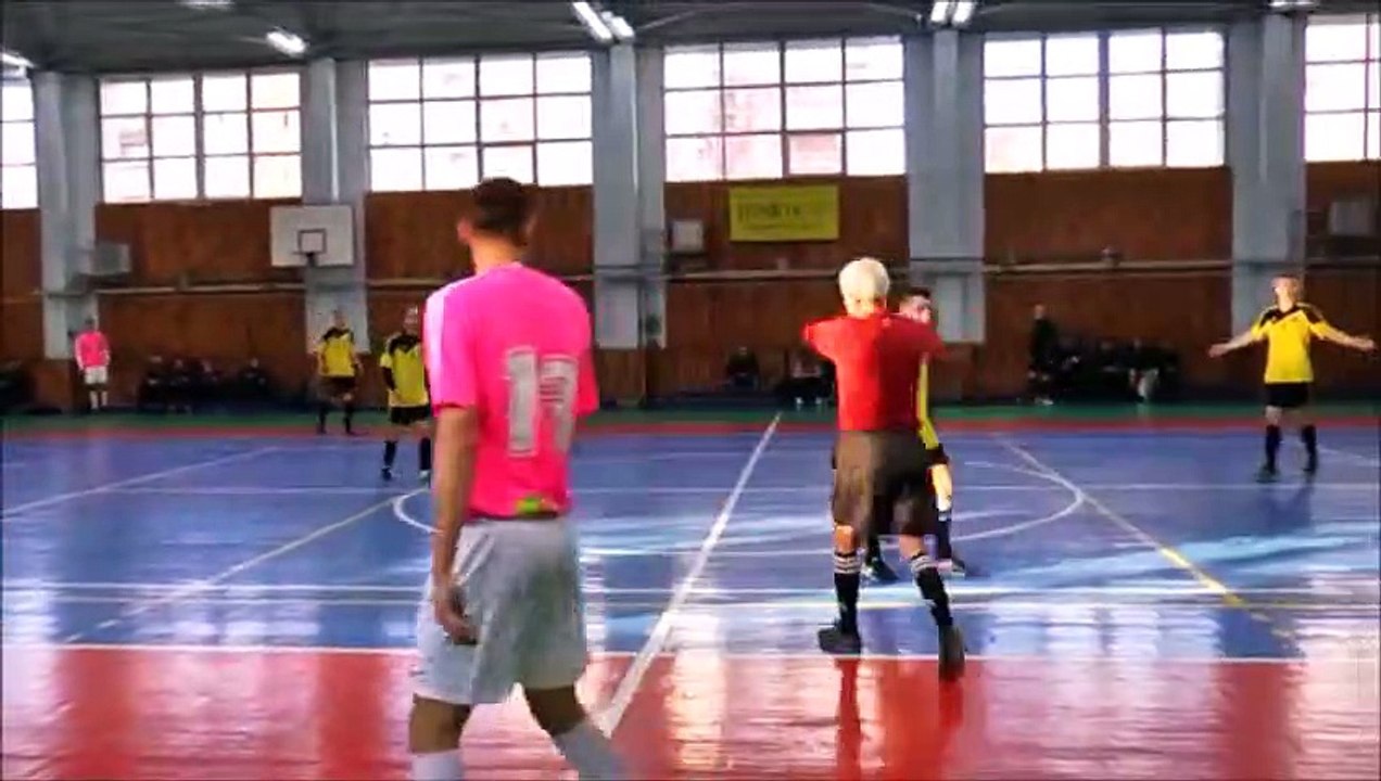 Insane Coach Didn't Agree With Referee In Futsal Match And He Punched Him!