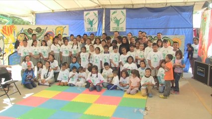 Papa Francisco pide a los niños afectados por los sismos que "miren siempre delante"