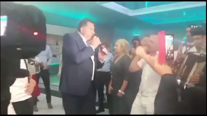 DODIK PJEVA NA SVADBI
