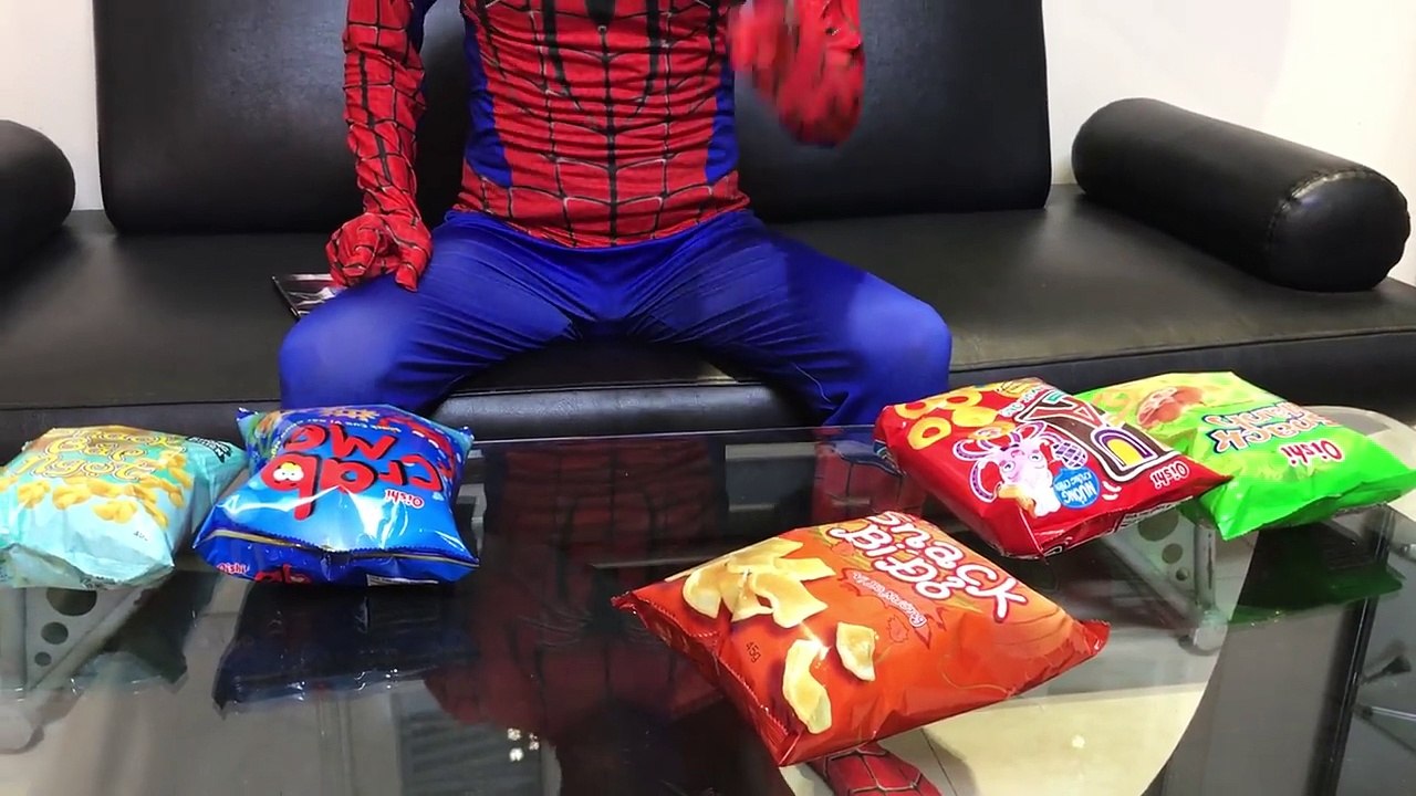 Learn colors with bad baby take chips! Johny Johny Yes Papa Nursery Rhymes Kids songs finger family