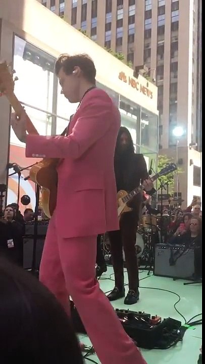 Harry Styles performs STOCKHOLM SYNDROME (Live TODAY SHOW)