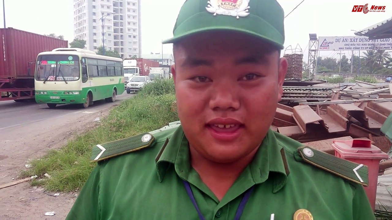 Truy tìm tên tài xế dã thú lùi xe cán chết người rồi trốn chạy