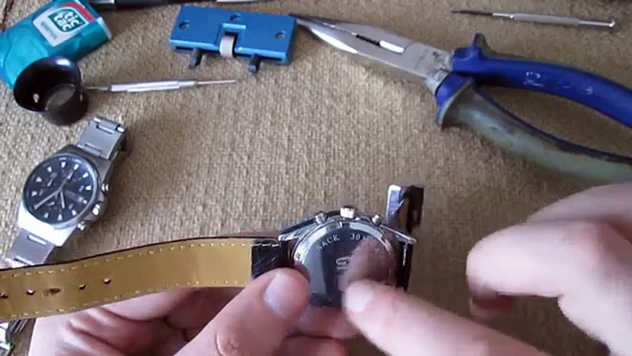 How to Open a Watch Case With Common Household Items Without Proper Tools